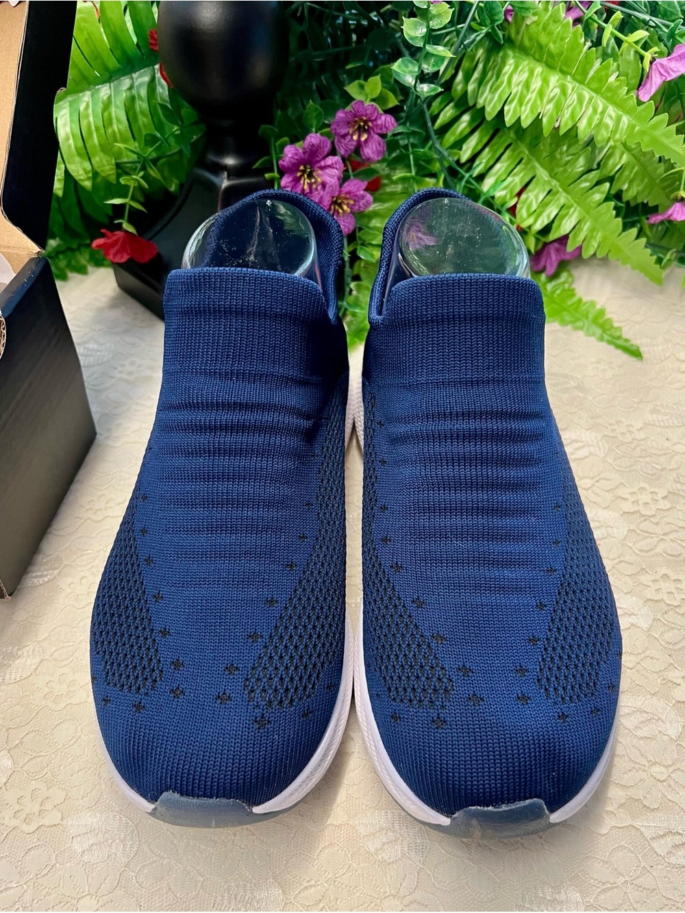 Womens Slip-On Knit Sneakers - Navy Blue Size 7.5